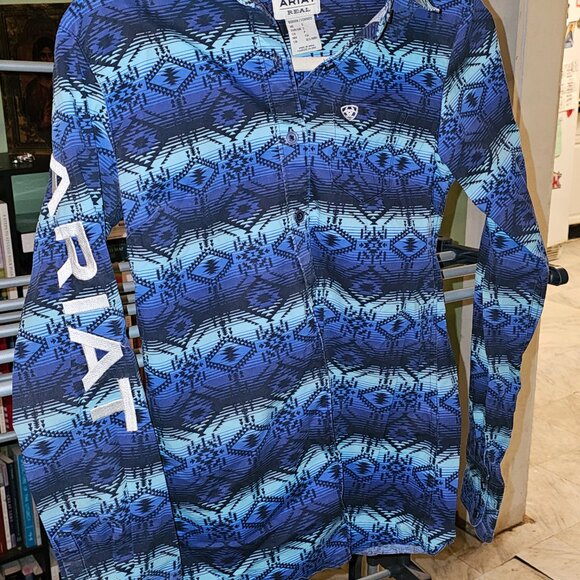 Ariat REAL Women’s Button-Down Shirt – Size Small – Icy Aztec Print - Picture 3 of 3